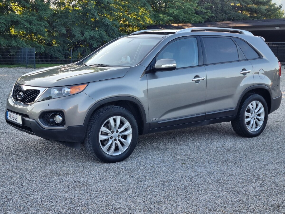 KIA SORENTO 2,2CRDi 4x4 7.MIESTNE - 11