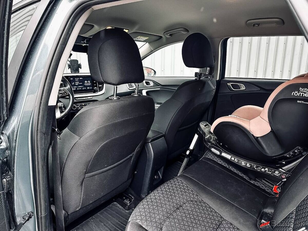 Kia Ceed SW 1.5 T-GDi Silver A/T - 11