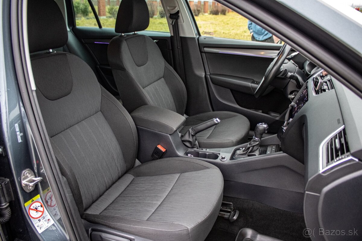 Škoda Octavia Combi 2.0 TDI Style DSG - 11