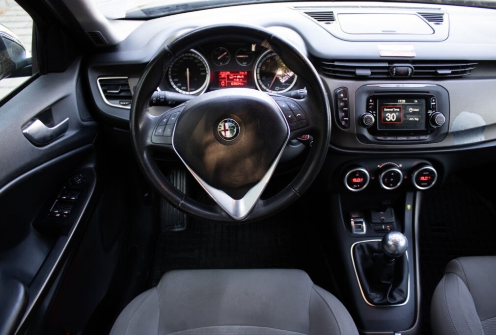 Alfa Romeo Giulietta (2015) - 11