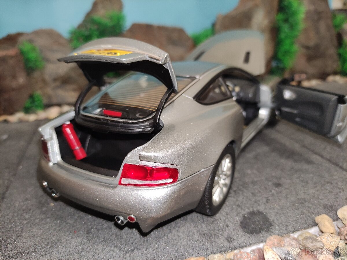 prodám model 1:18 aston martin vanquish James Bond - 11
