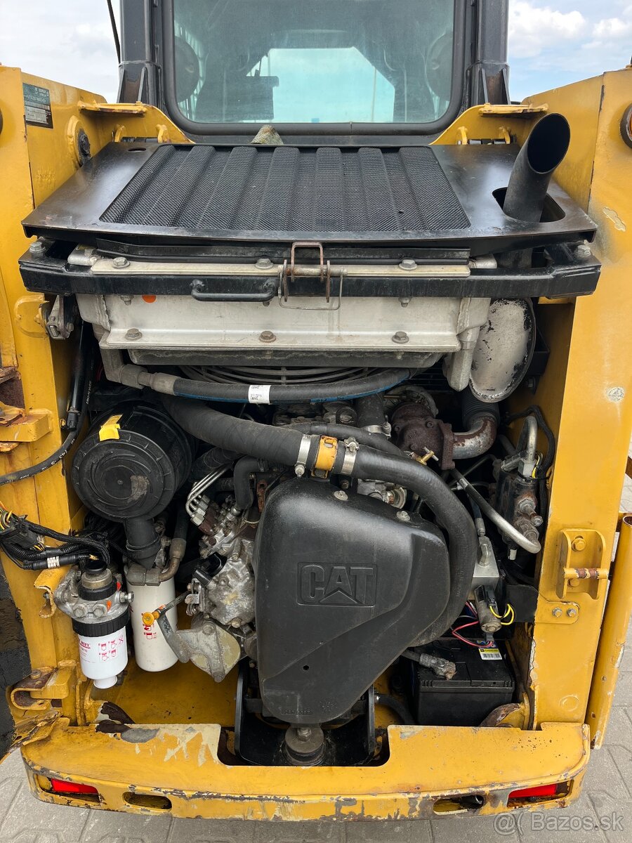 Nakladač smykovy Caterpillar 226B3, Bobcat, JCB, Kramer, UNC - 11