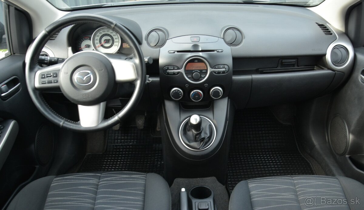 Mazda 2 1.40 Benzín - 11