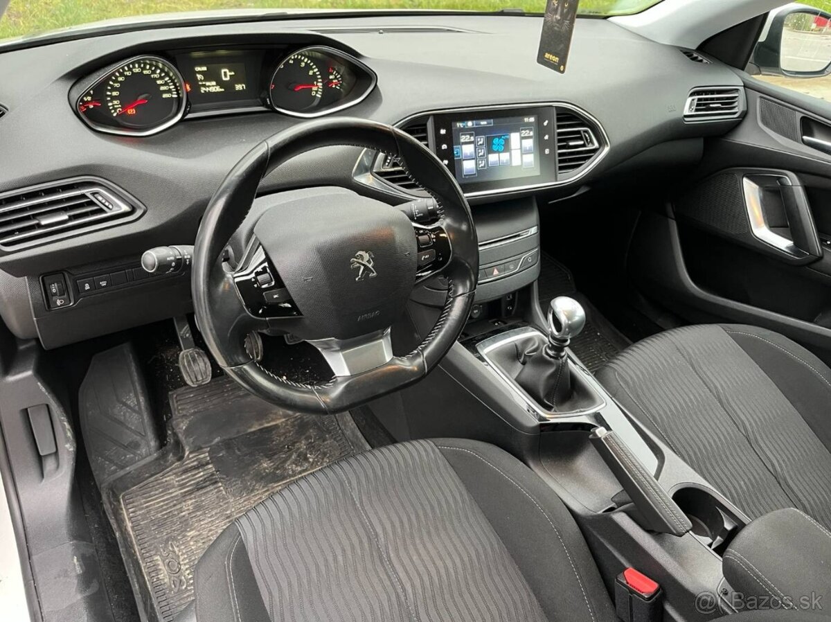 Peugeot 308 1.2 - 11