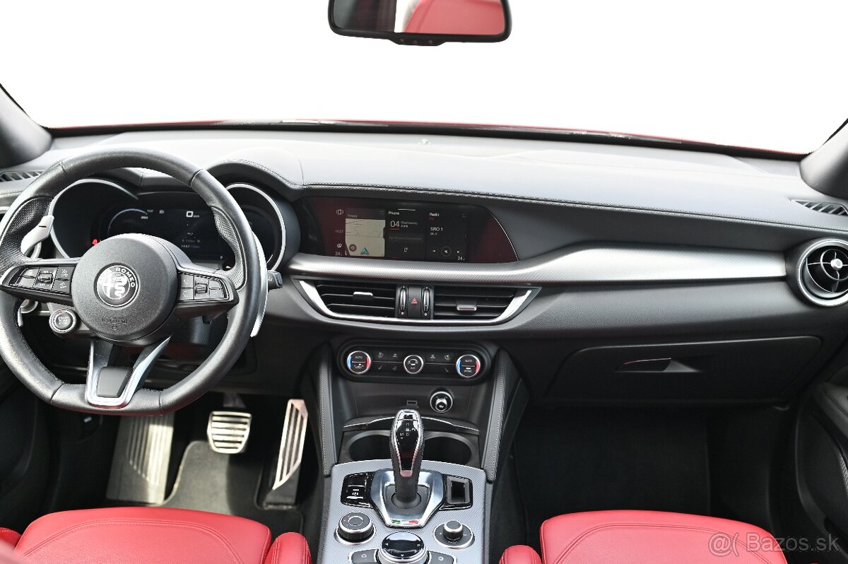 Alfa Romeo Stelvio Q4 VELOCE - 11