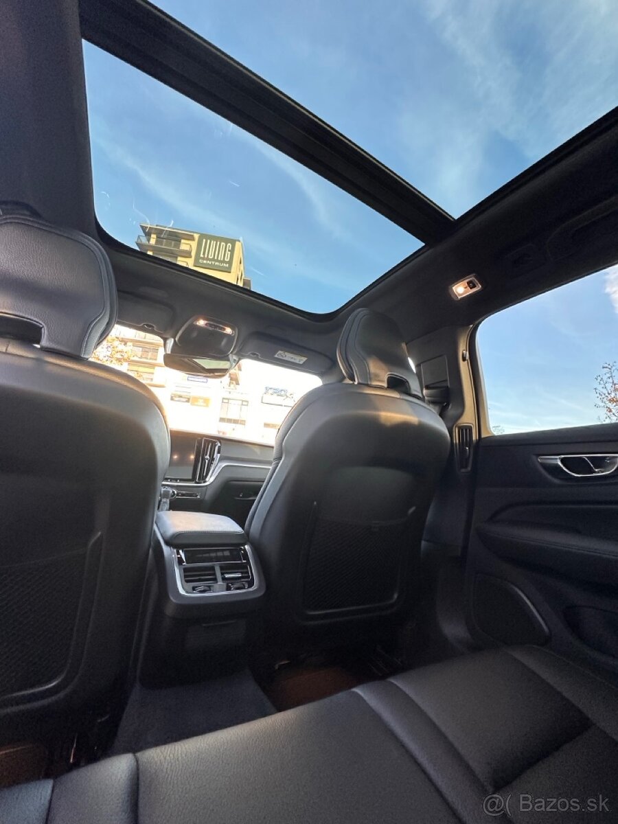 Volvo V60 2.0 4×4, rok 2020 – plná výbava - 11