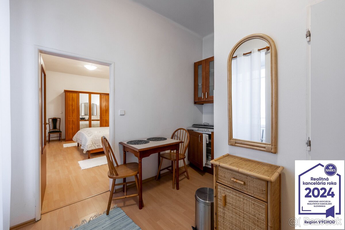 2 izbový byt v centre mesta v historickom objekte, Košice, H - 11