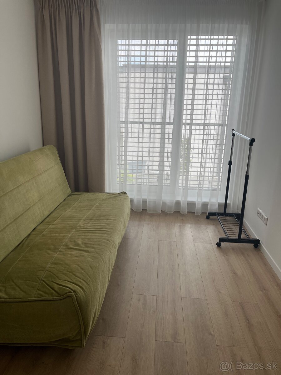 Na prenájom 4izbový mezonetový byt so záhradkou v Rovinke. - 11