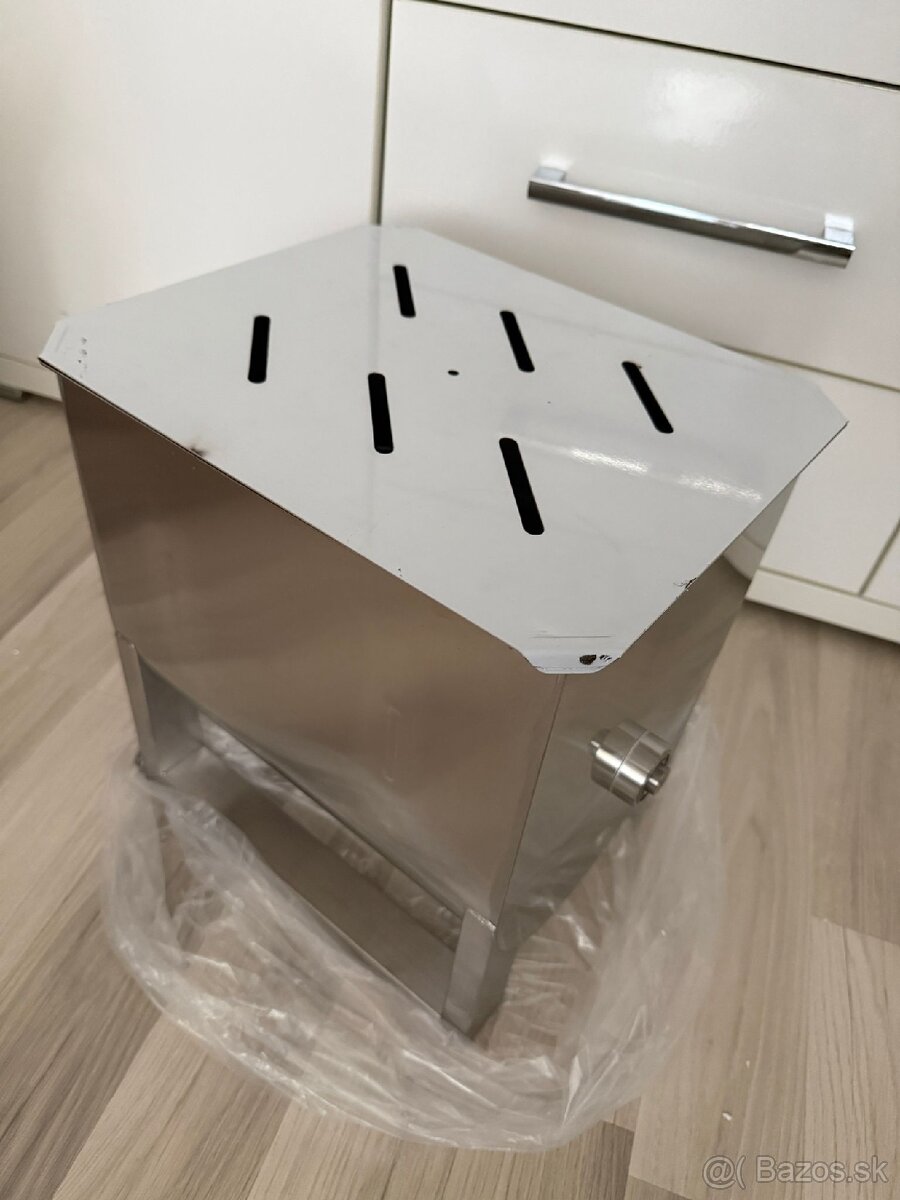 Rucna miesacka masa na klobasy 20L 10kg - 11