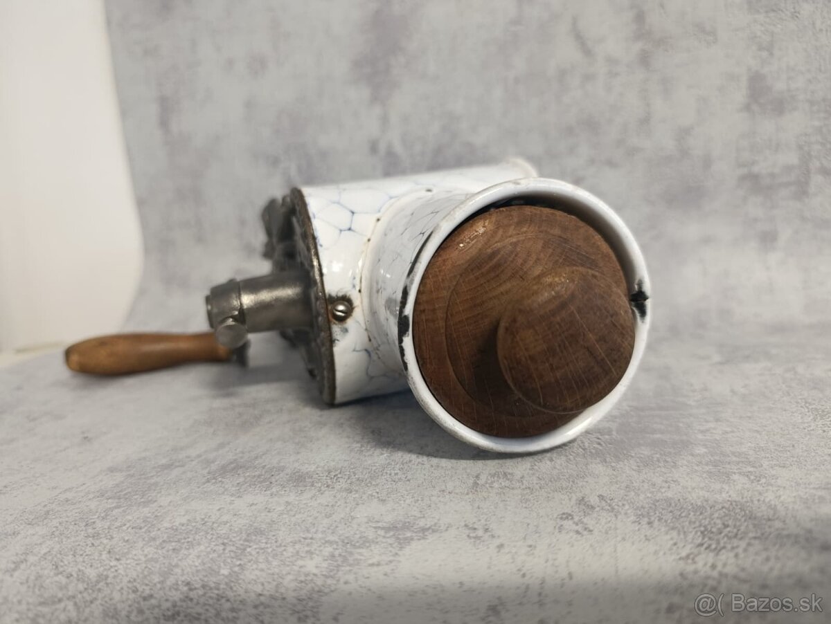 Velmi starý krásný velký mlyncek na strouhanku IDA - 11