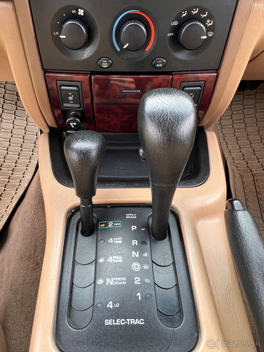 Jeep Grand Cherokee - 11