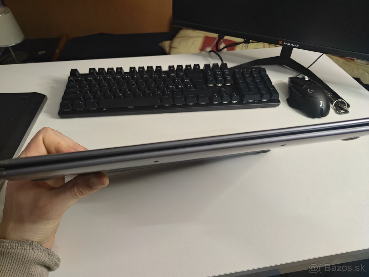 8GB DDR4, 256GB M.2 SSD, 4x2.6GHz - 11