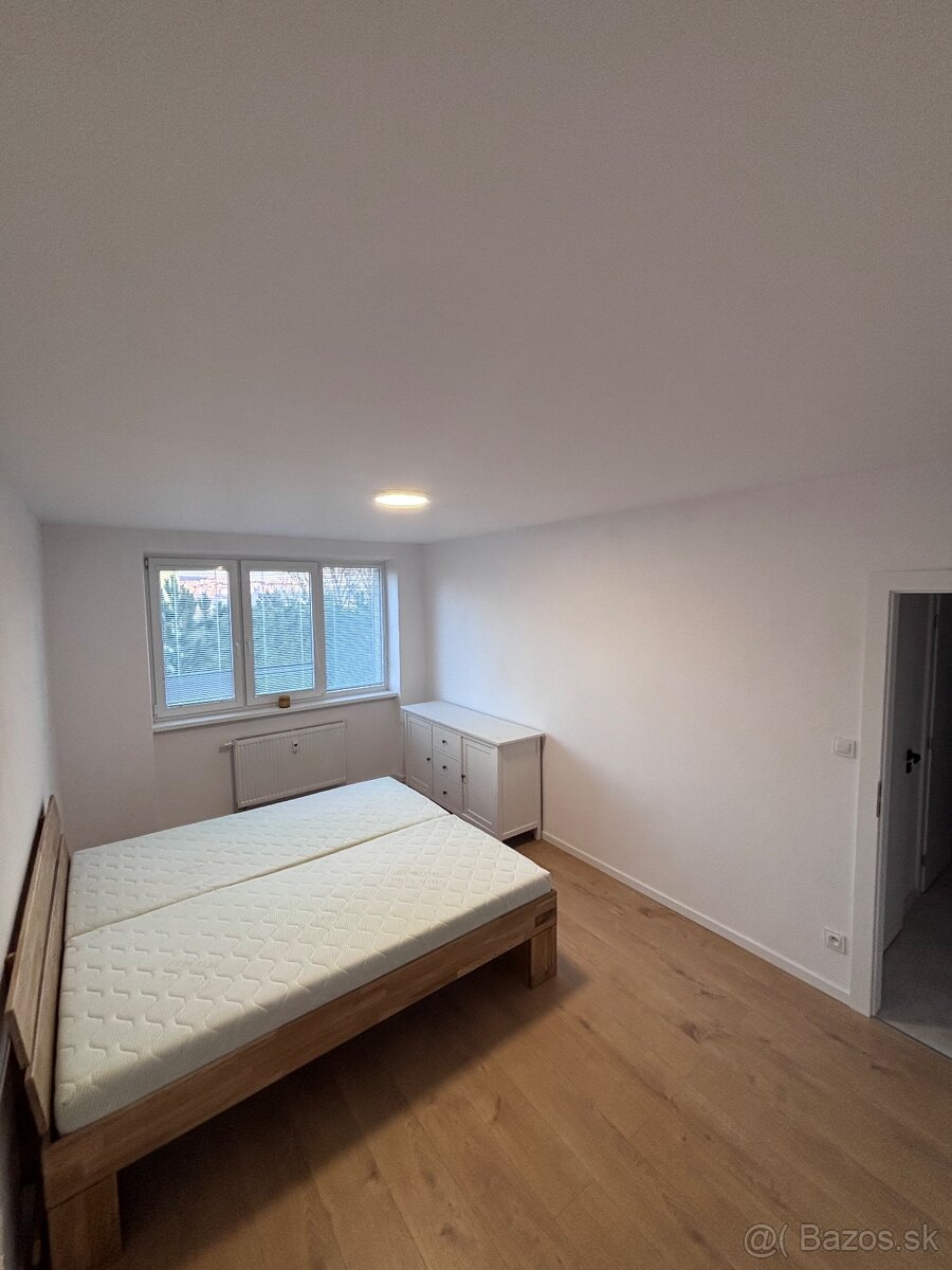 Prenájom 2izbový byt Podhradová - 11
