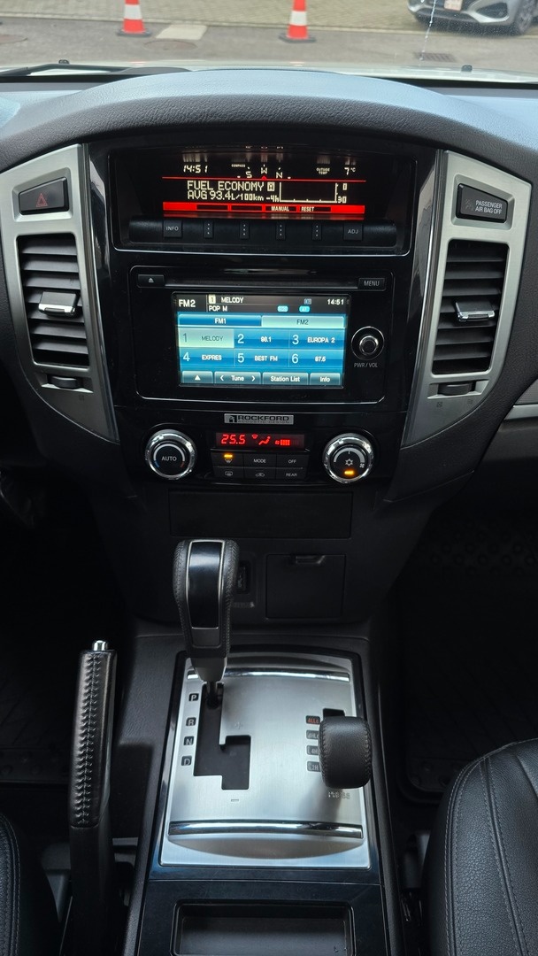 Mitsubishi Pajero 3.2 DID Instyle, ťažné + ODPOČET DPH - 11