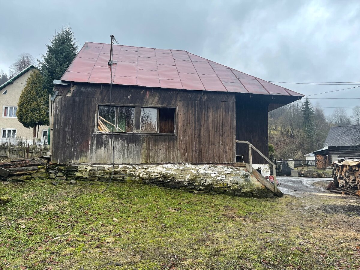 Drevenica s pozemkom - 11