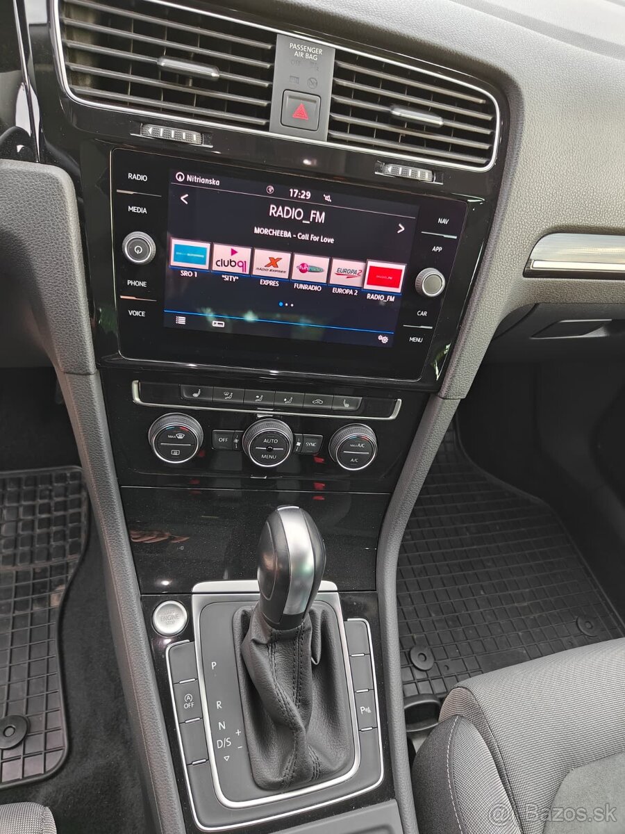 Volkswagen Golf 2.0 TDI Highline DSG -150k- 2019 - 11