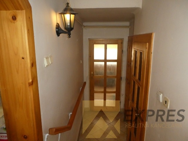 RK EXPRES - predaj rodinný dom v Handlovej, ul. Dimitrovova. - 11