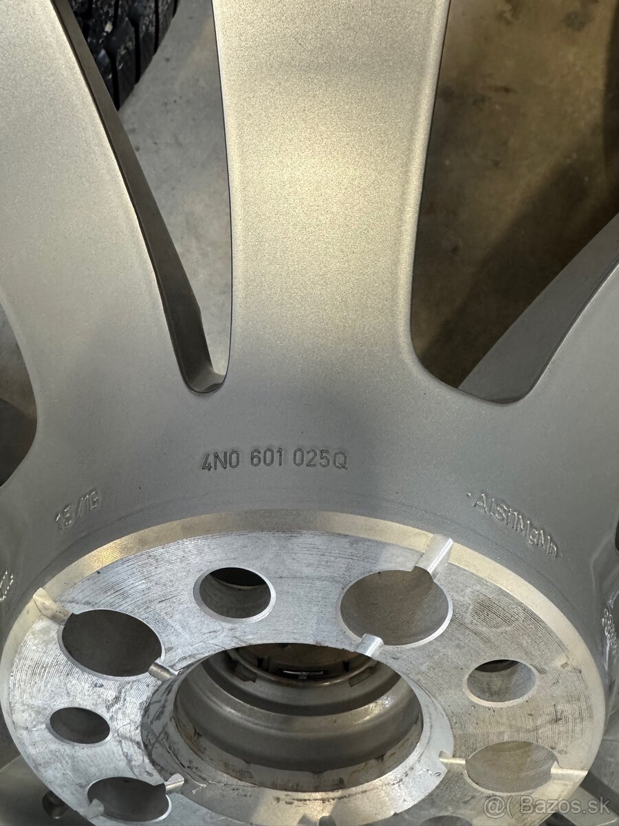 hlinikové disky originál audi A8 D5 R20 - 11