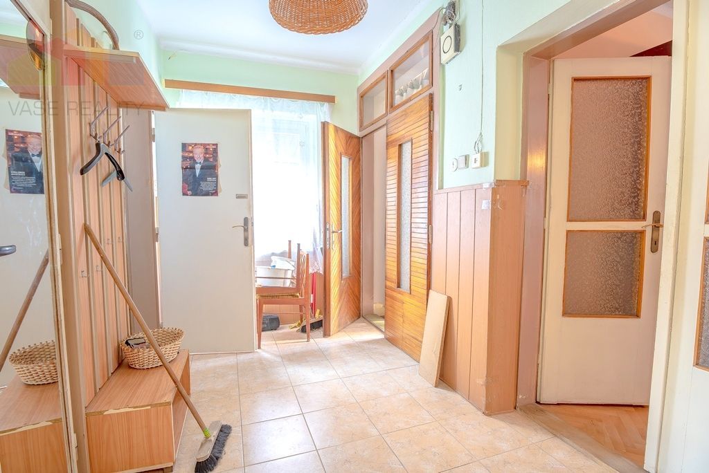 Priestranný rodinný dom s veľkým pozemkom 1454 m2, Bernoláko - 11