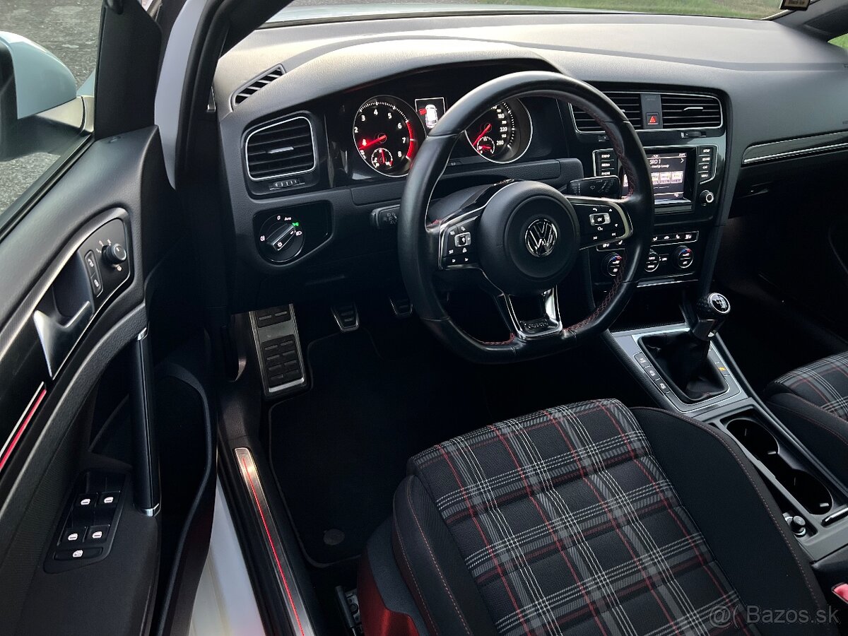 Volkswagen Golf GTI-162kw-2014-manual - 11