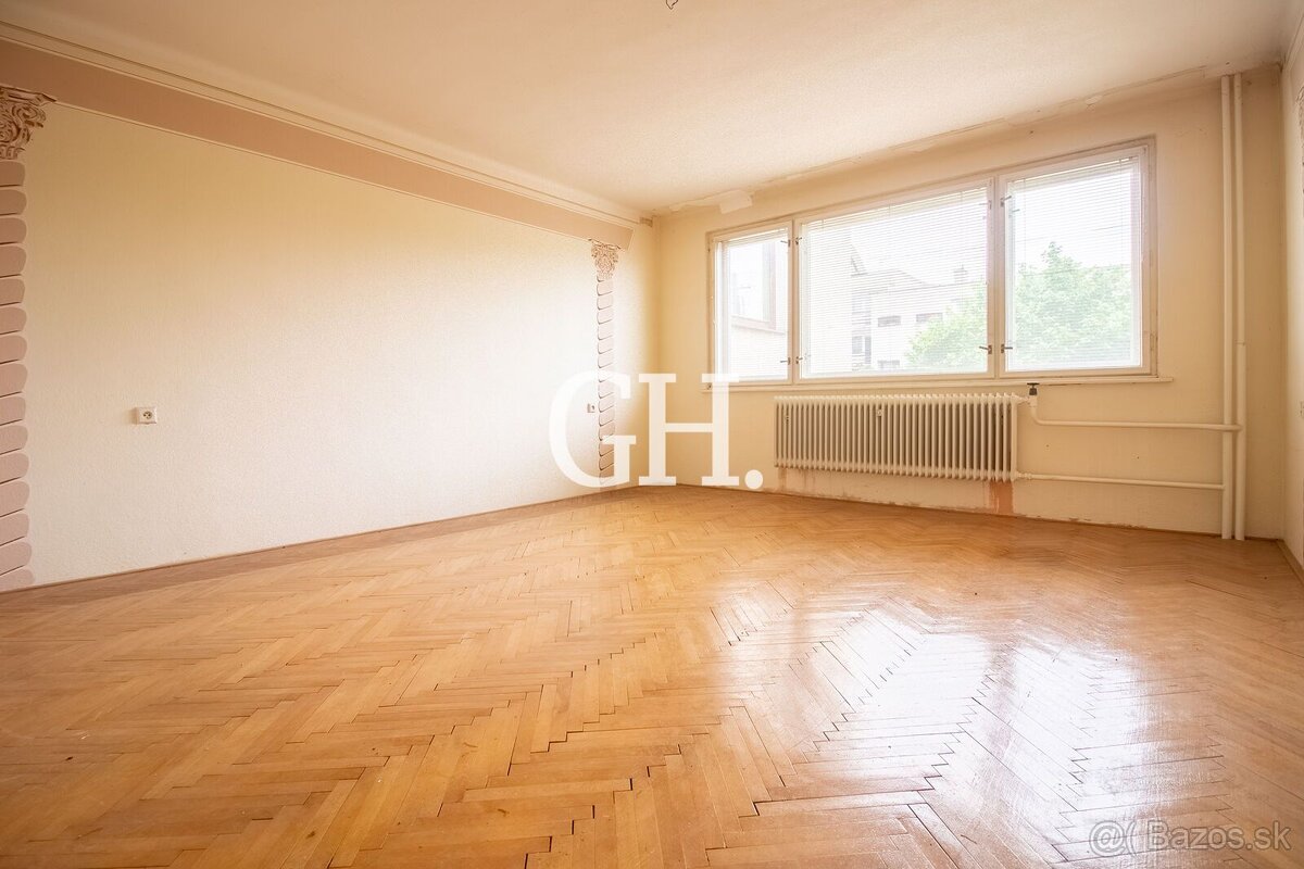 ZNÍŽENÁ CENA - Krajný rodinný dom s potenciálom v pokojnej č - 11