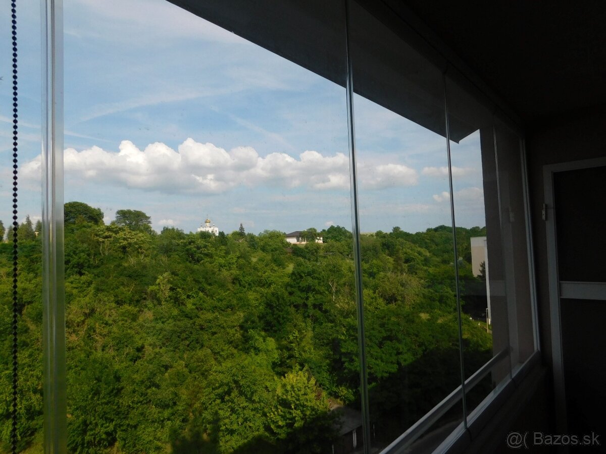 Na predaj veľkometrážny 4 izbový byt - 11