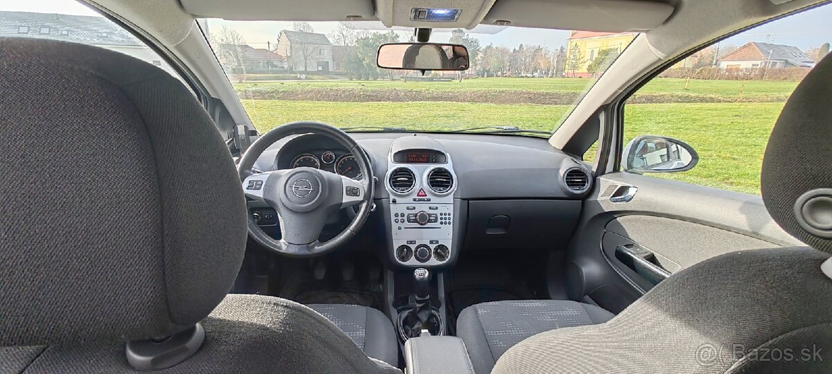 Opel corsa D facelift 1.2 16v 2012 - 11