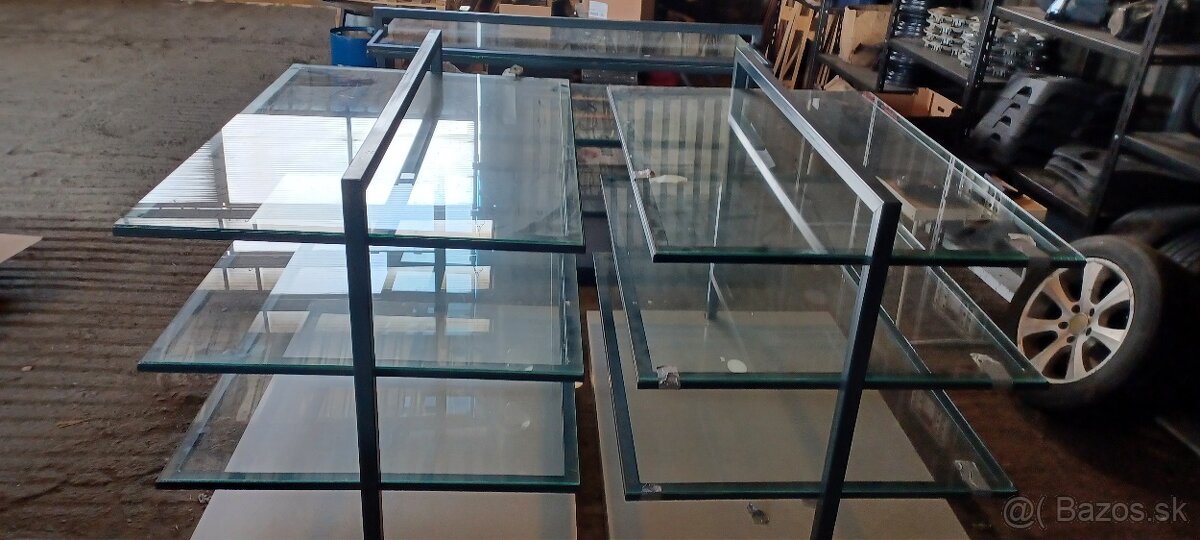 Veľké sklenené regále - 11