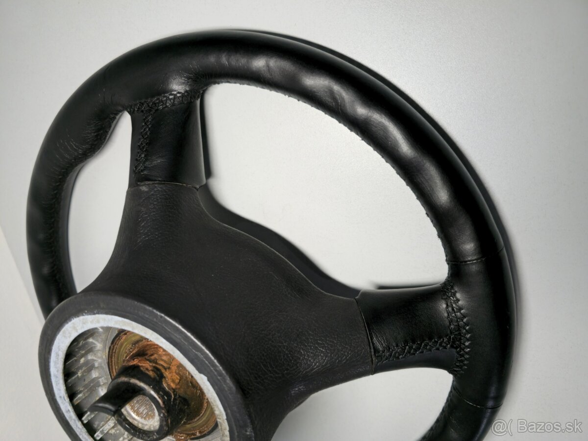 M-packet M-tech BMW volant e30 - 11