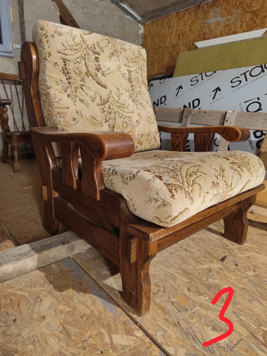 Sedačka+rôzne stoličky - 11