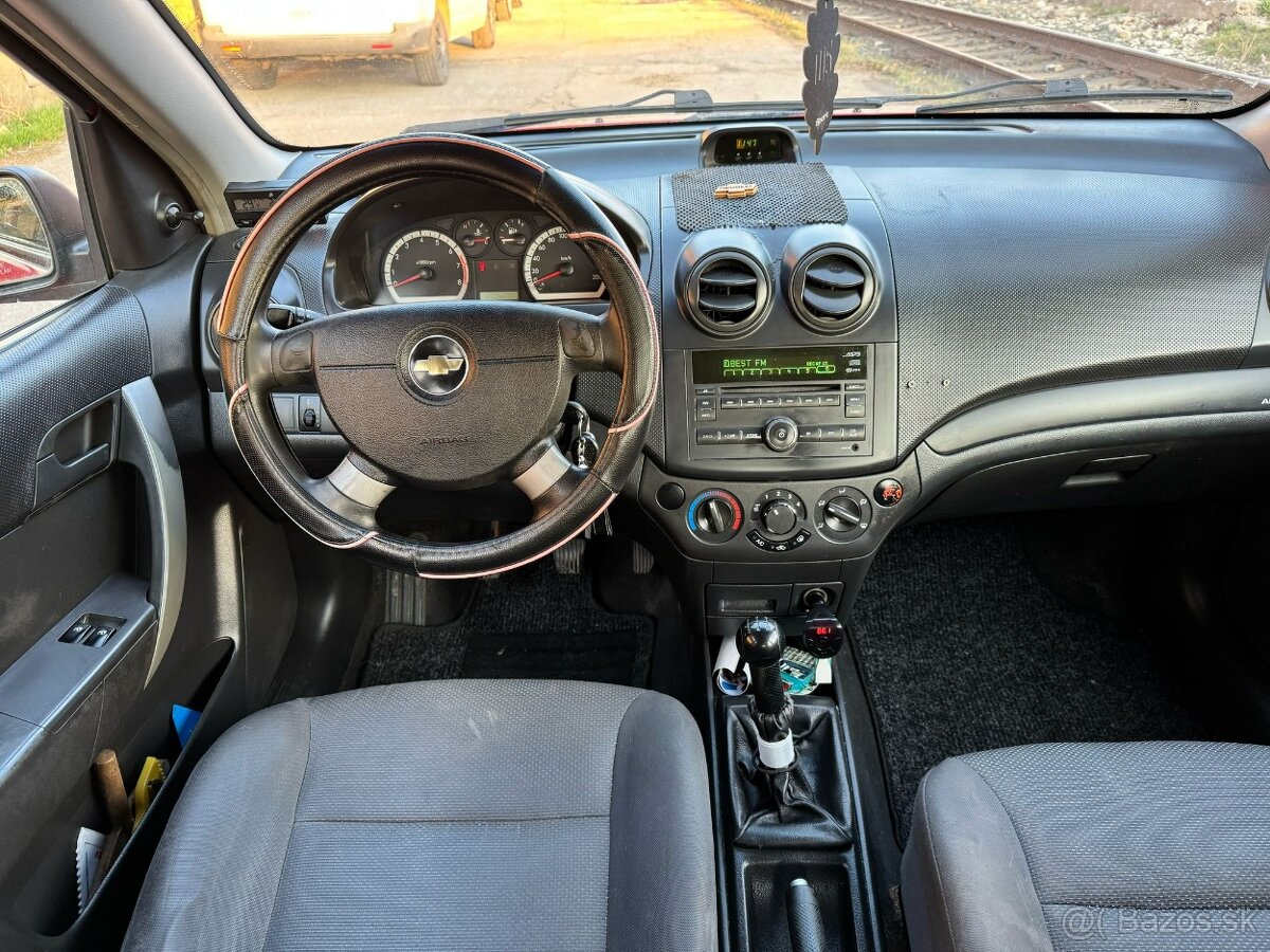Chevrolet Aveo 1.2 8v Komfort - 11
