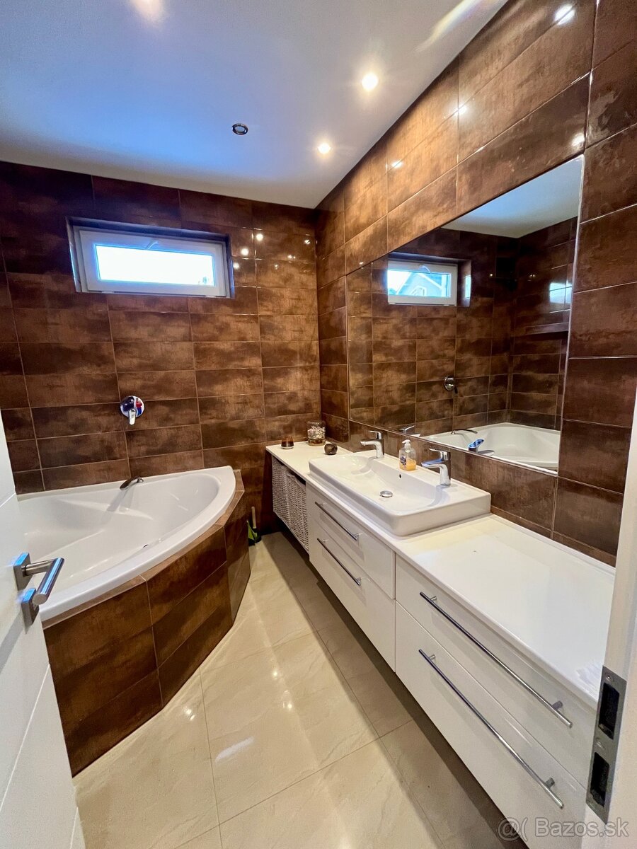 Rodinný dom s 5 apartmánmi (možná hypotéka) – Budimír,Košice - 11