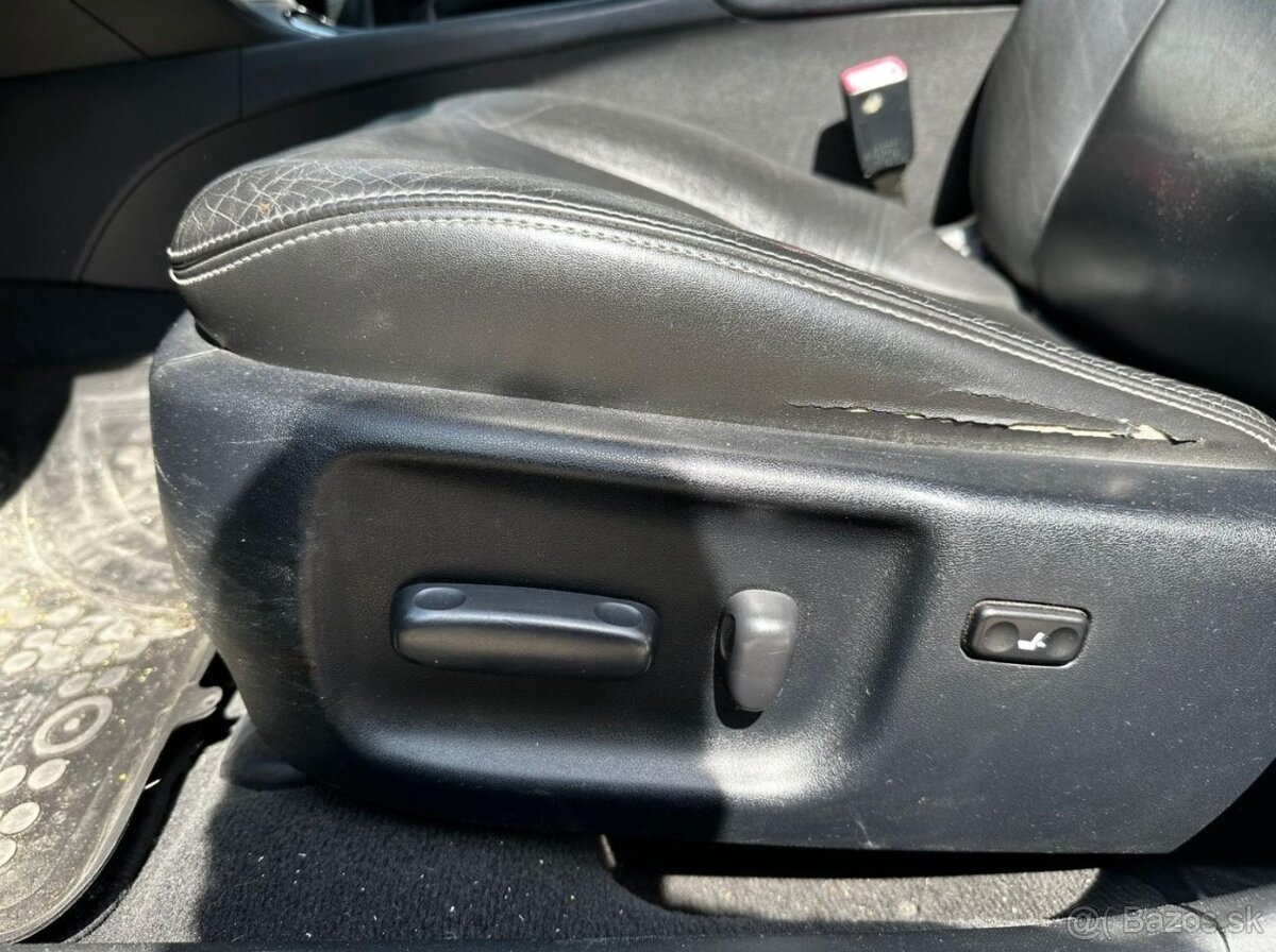 Toyota Avensis combi 2.2 D-4D Exclusive - 11