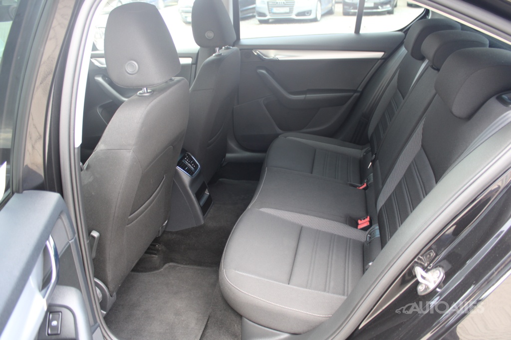 Škoda Octavia 1,0 TSi 85 kW - 11