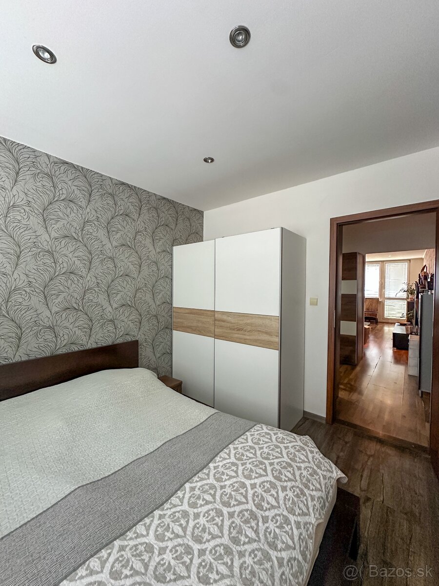 Pražský typ byt s veľkou loggiou, Jaltska - 11