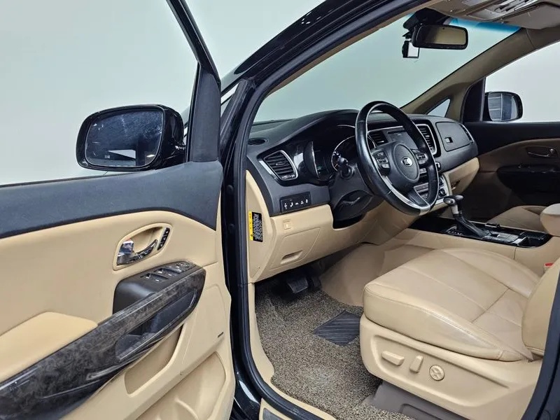 2020 KIA CARNIVAL HI-LIMOUSINE 2.2CRDi - 11