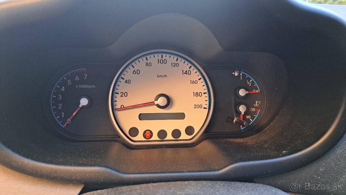 Hyundai i10 1.1i 48,5 kW | Rok 2010 | Prvý majiteľ - 11