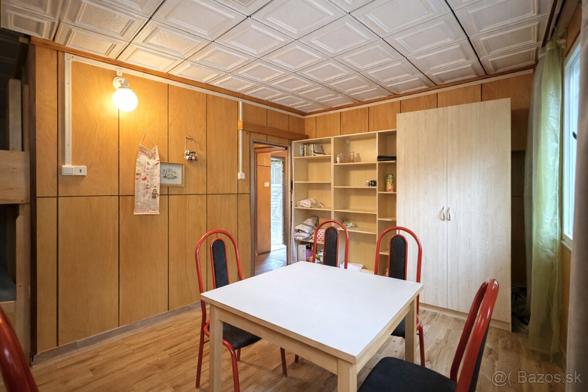 Chatka v Zlatníckej doline na predaj - 11