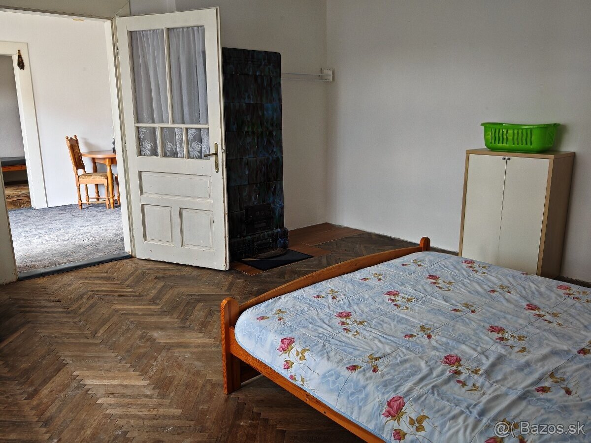 POZEMOK 4800m2 + RD - 11