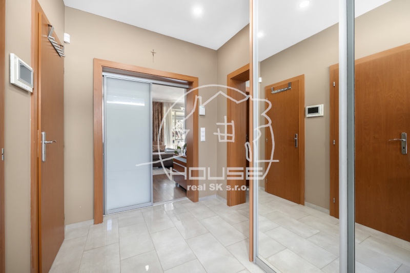 PREDAJ:rodinný dom,bazén,sauna,,BAIV Záhorská Bystrica - 11