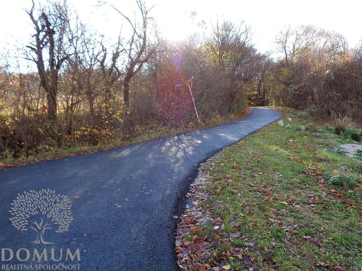 Slnečný a priestranný rekreačný pozemok v Moravskom Lieskovo - 11