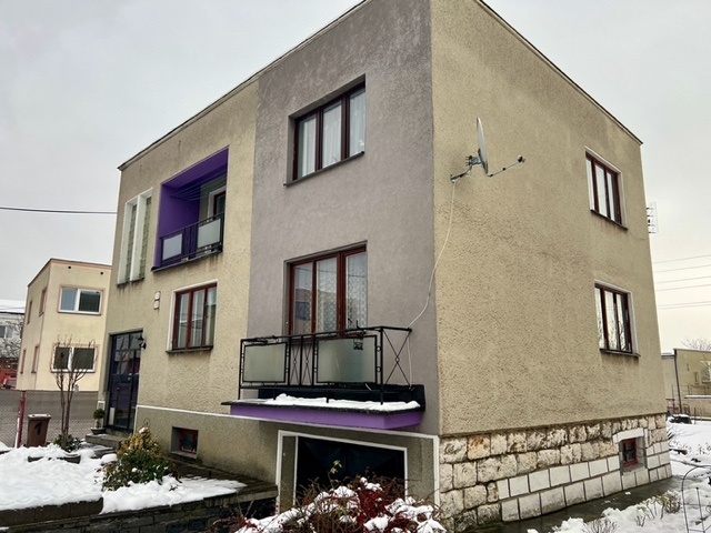 Dvojpodlažný RD na predaj v kľudnej lokalite Stráne - 11