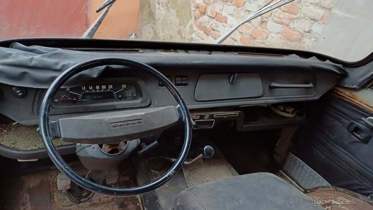Škoda 1203 zo šiltom - 11