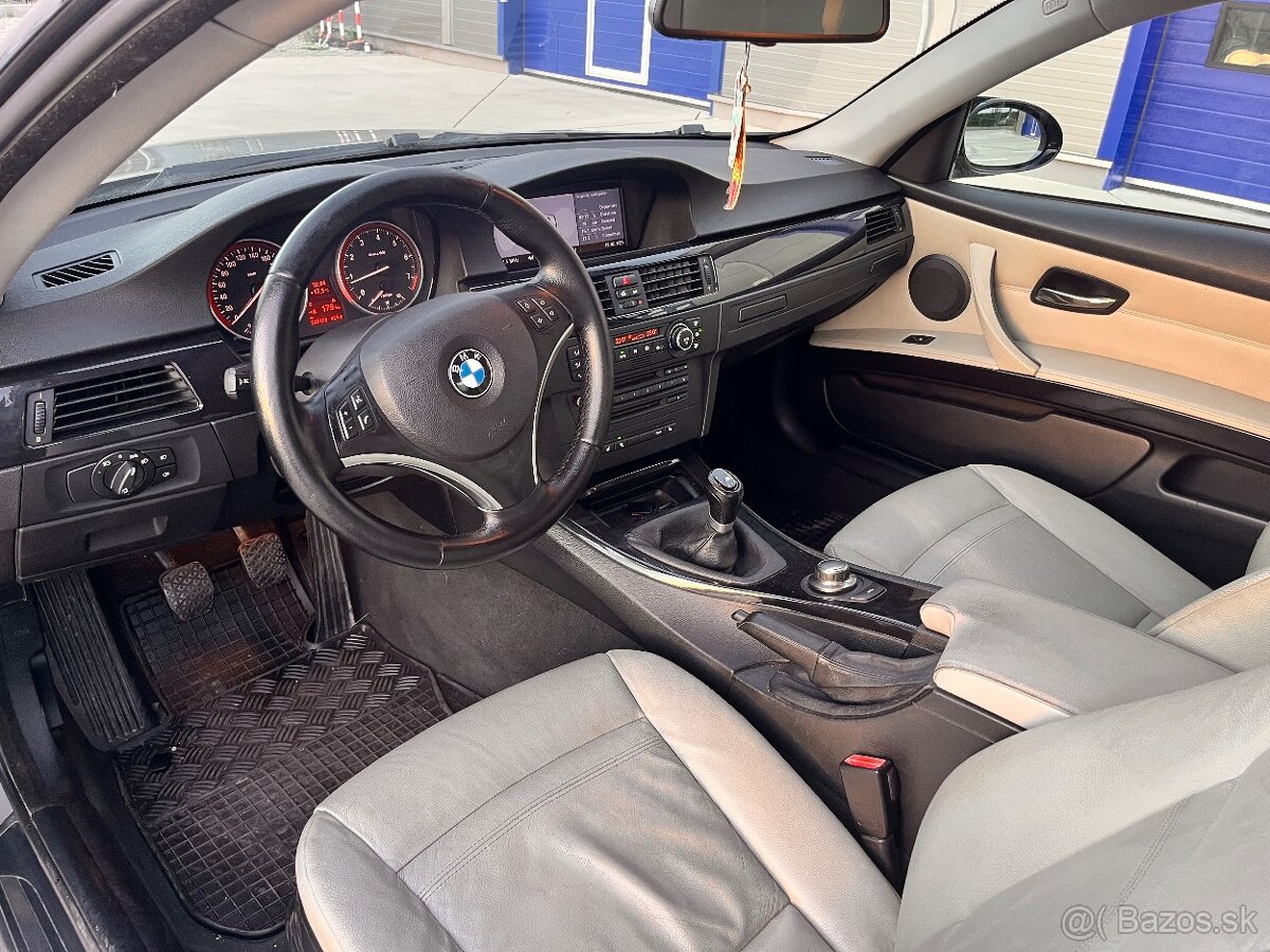 BMW E92 320i - 11