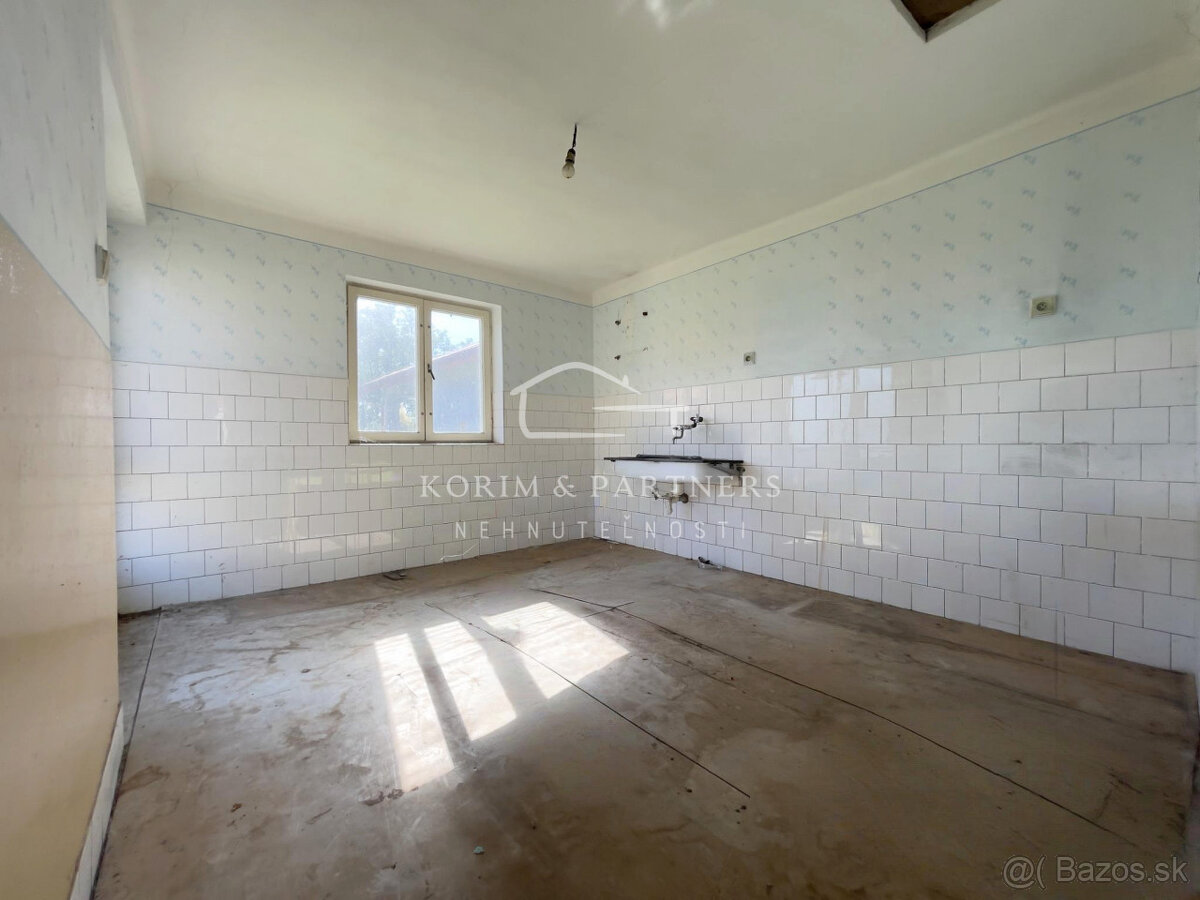 Rodinný dom na rozsiahlom pozemku - 11