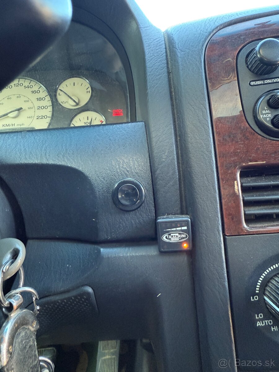 Jeep Grand Cherokee 4.7 V8 Overland - 11