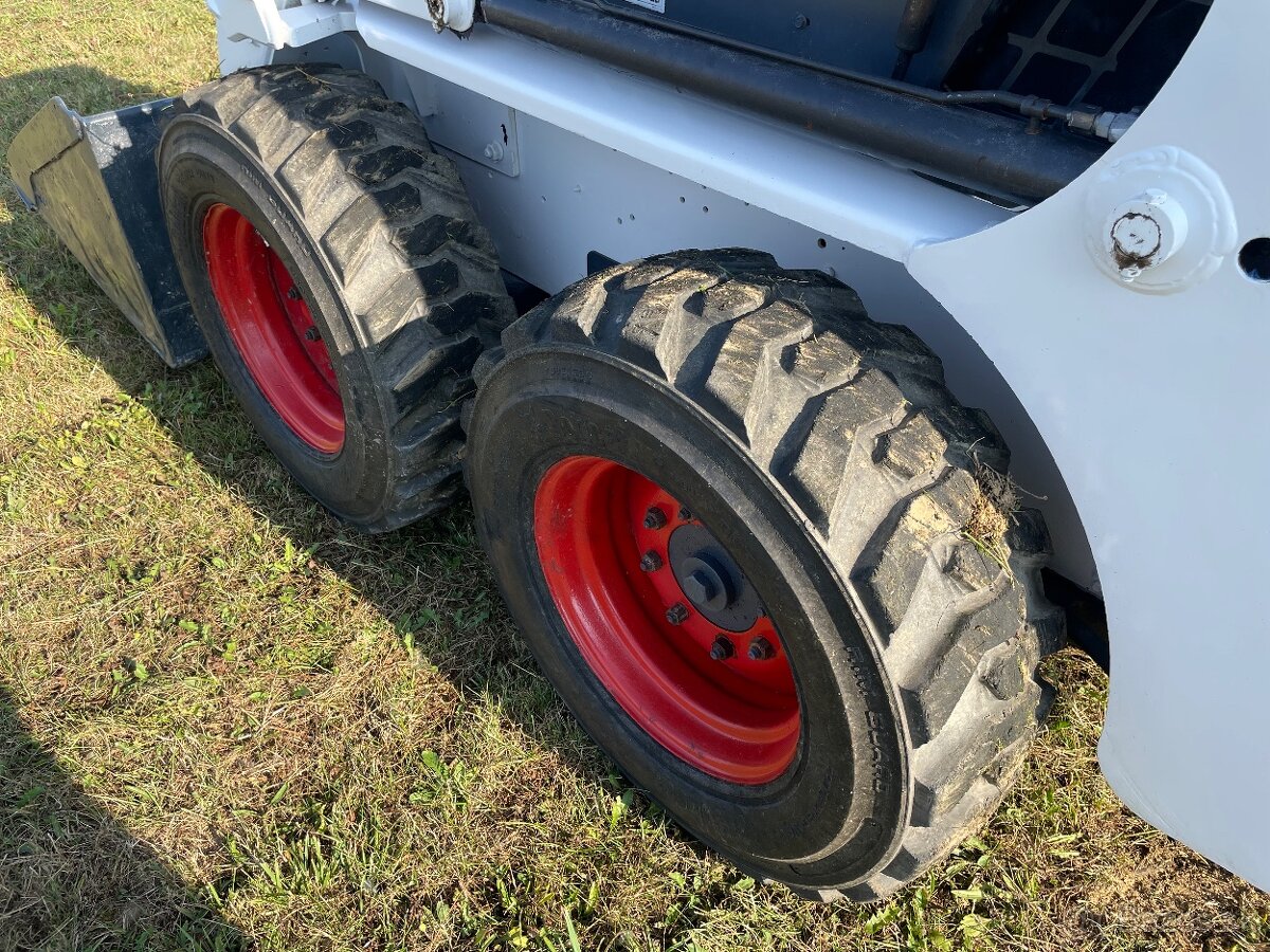 Šmykom riadeny nakladač Bobcat S130 , 753,763,773 - 11
