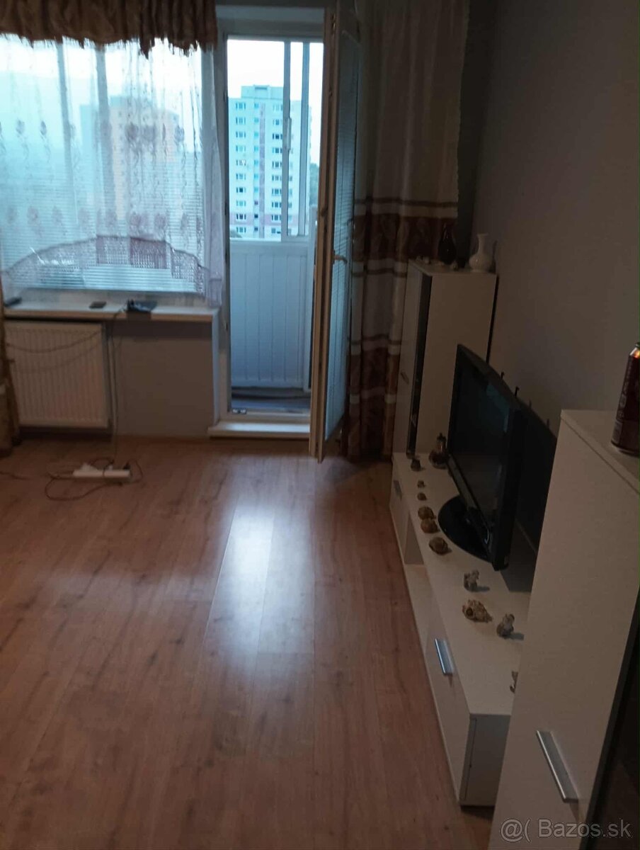 Byt na prenájom 3.izb. - 11