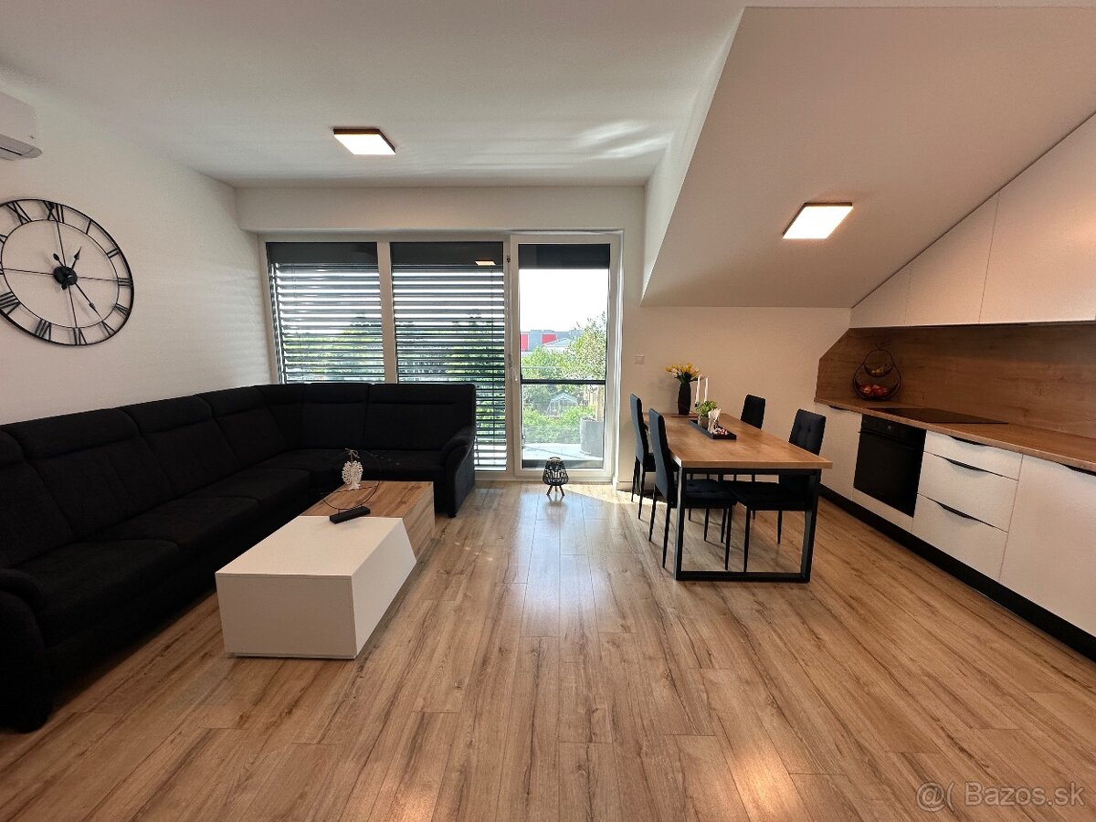 Na predaj zariadený 2 izbový byt s balkónom v Senci - 11