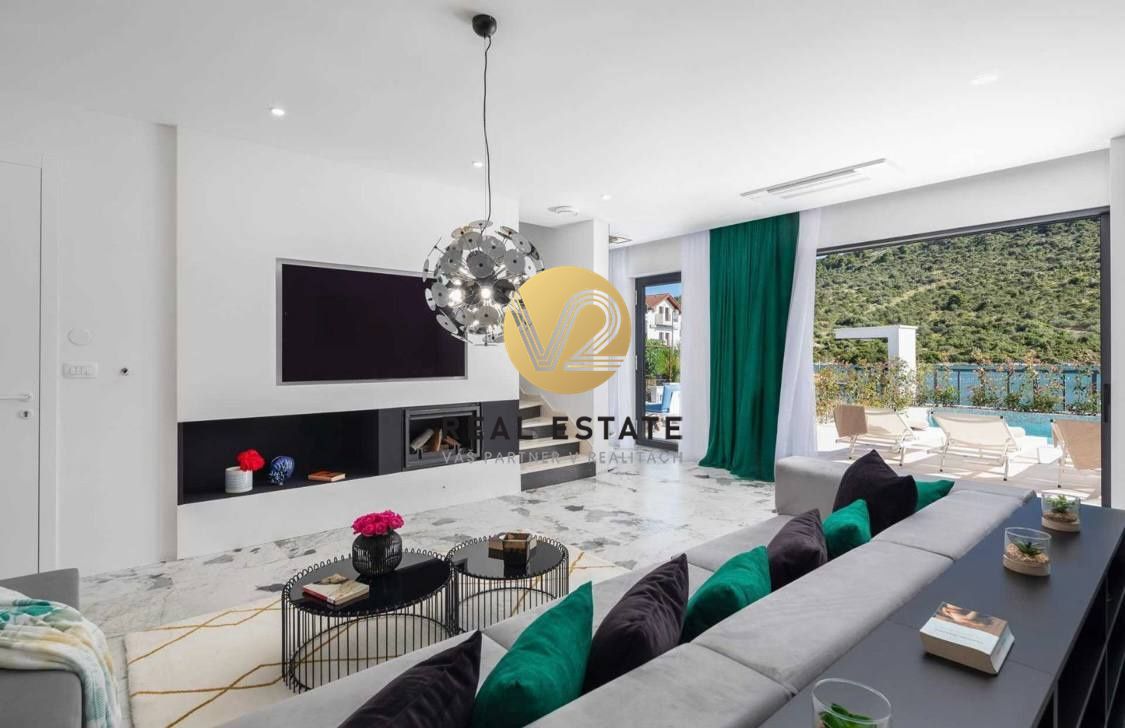 FOR SALE NA PREDAJ exkluzívna vila pri mori, priamo na plá - 11